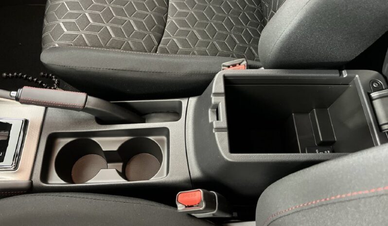 
								Mitsubishi Outlander Sport full									