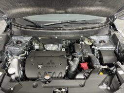 
										Mitsubishi Outlander Sport full									