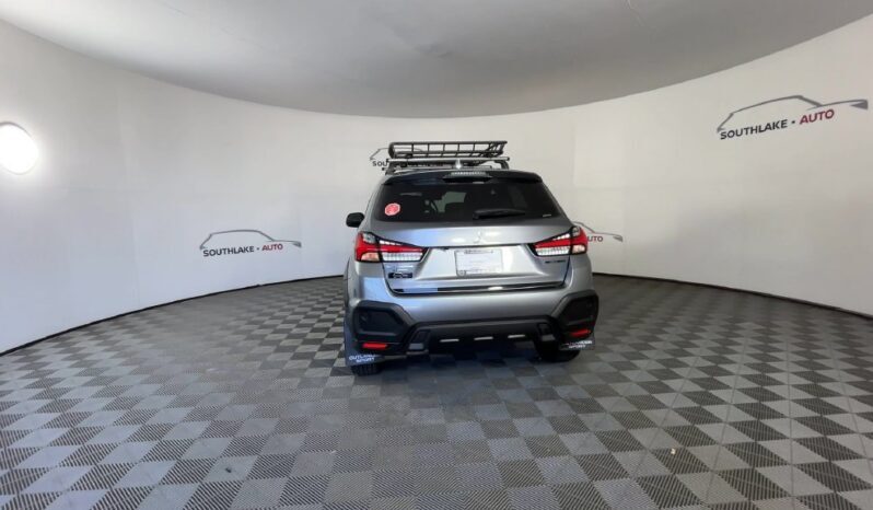 
								Mitsubishi Outlander Sport full									