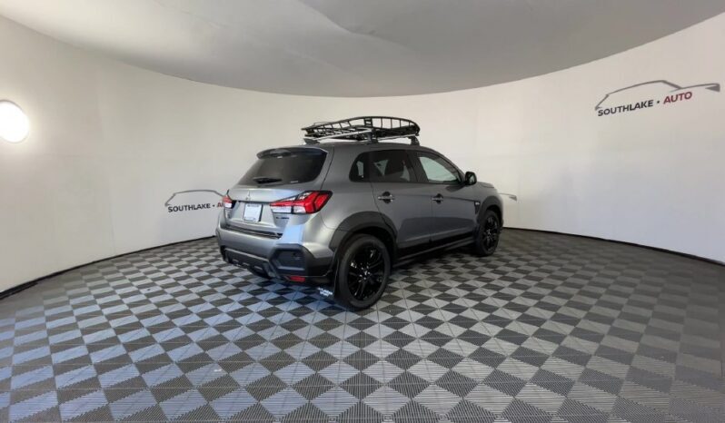 
								Mitsubishi Outlander Sport full									