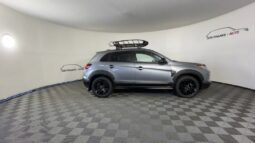 
										Mitsubishi Outlander Sport full									