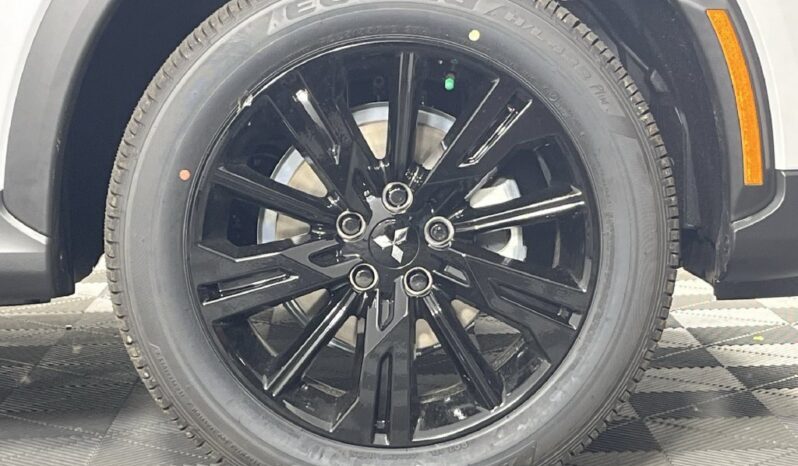 
								Mitsubishi Eclipse Cross full									