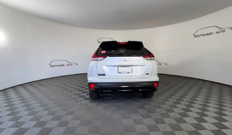 
								Mitsubishi Eclipse Cross full									