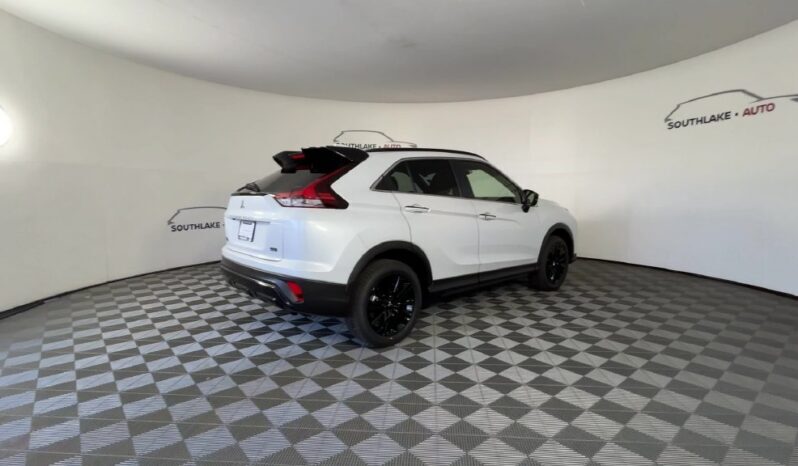 
								Mitsubishi Eclipse Cross full									