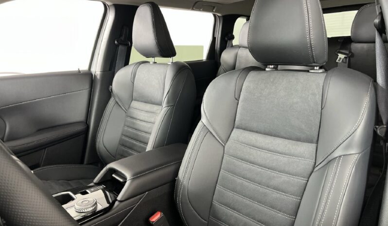 
								Mitsubishi Outlander full									