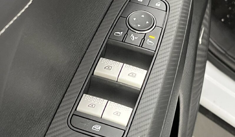 
								Mitsubishi Outlander full									