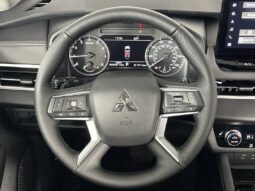 
										Mitsubishi Outlander full									