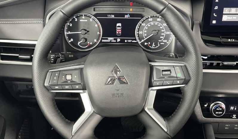 
								Mitsubishi Outlander full									