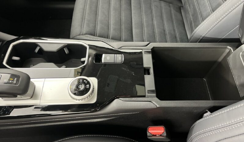 
								Mitsubishi Outlander full									