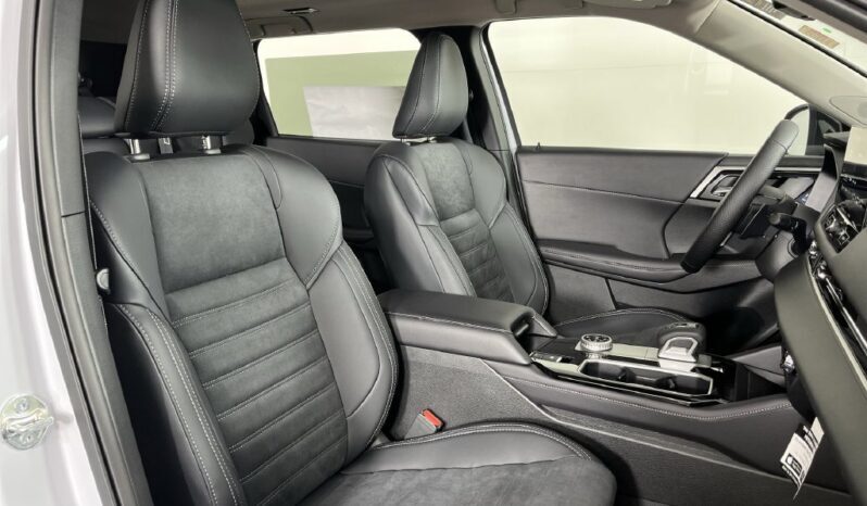 
								Mitsubishi Outlander full									