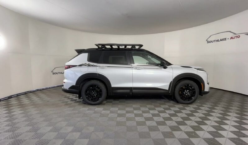 
								Mitsubishi Outlander full									