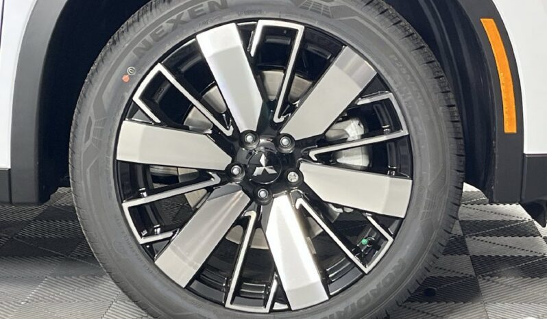 
								Mitsubishi Outlander full									
