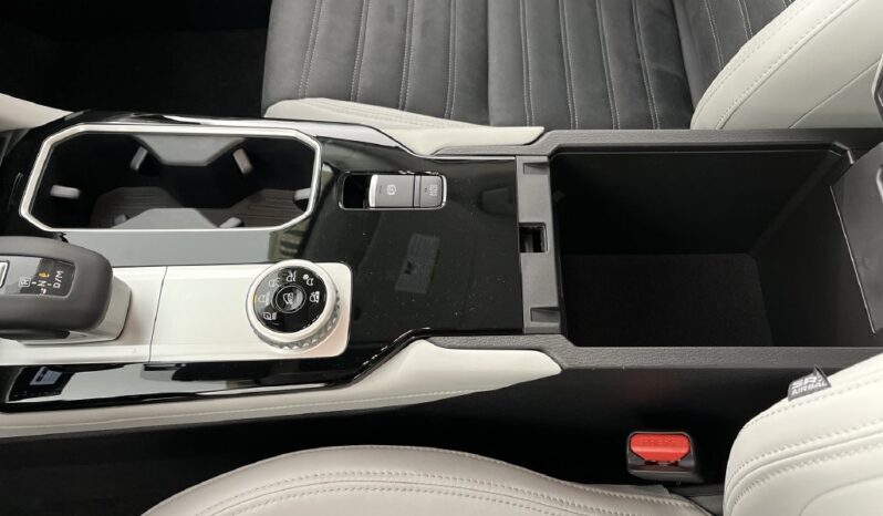 
								Mitsubishi Outlander full									