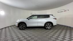 
										Mitsubishi Outlander full									