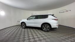 
										Mitsubishi Outlander full									