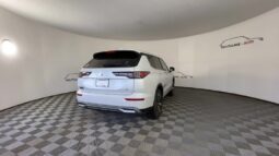
										Mitsubishi Outlander full									