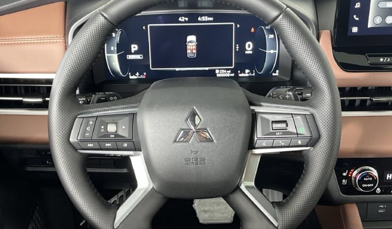 
								Mitsubishi Outlander full									