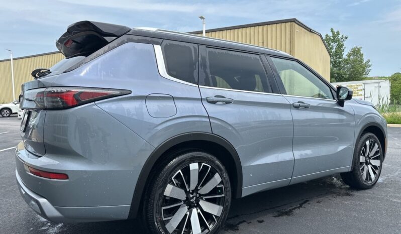 
								Mitsubishi Outlander full									