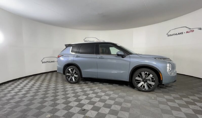 
								Mitsubishi Outlander full									