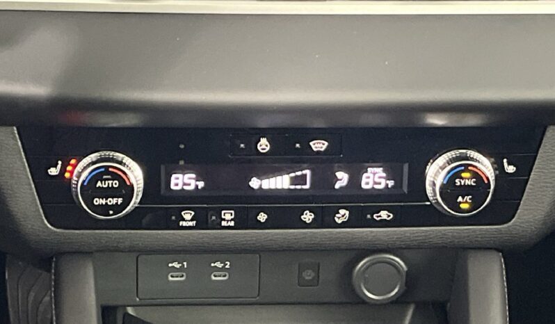 
								Mitsubishi Outlander full									