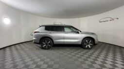 
										Mitsubishi Outlander full									