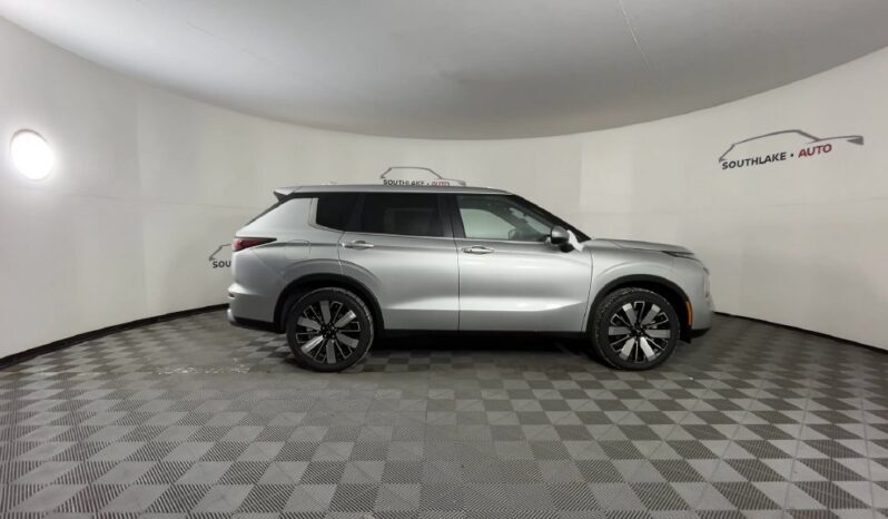 
								Mitsubishi Outlander full									