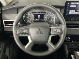 
										Mitsubishi Outlander full									
