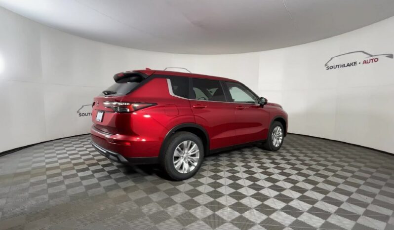 
								Mitsubishi Outlander full									