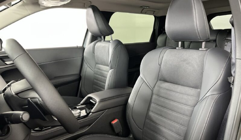
								Mitsubishi Outlander full									