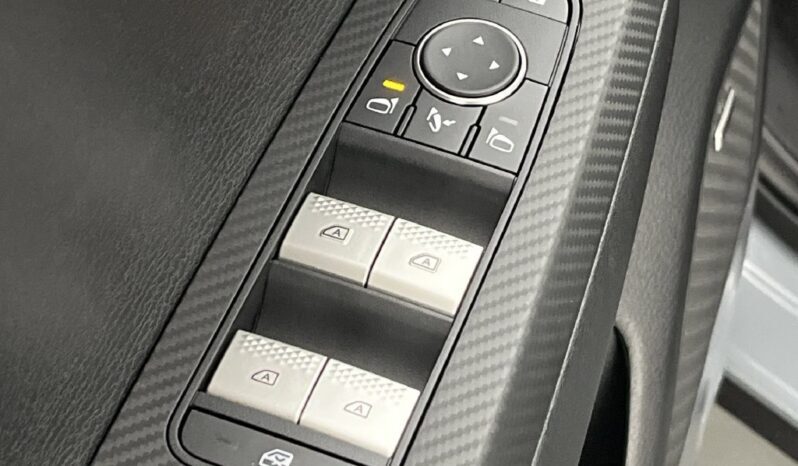 
								Mitsubishi Outlander full									
