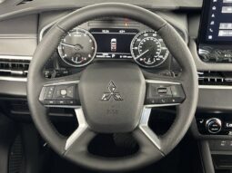 
										Mitsubishi Outlander full									
