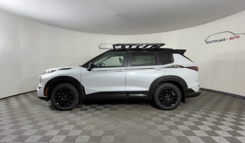 
								Mitsubishi Outlander full									