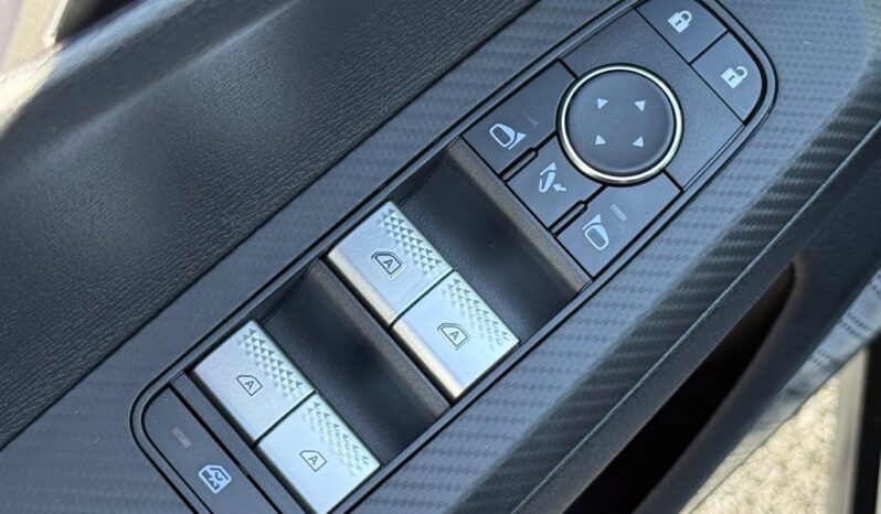 
								Mitsubishi Outlander full									