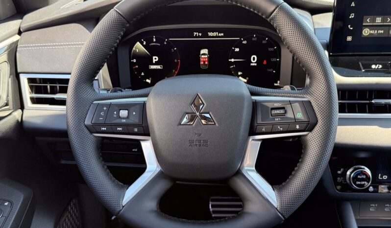 
								Mitsubishi Outlander full									