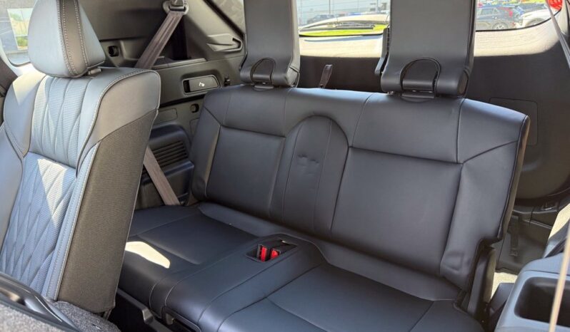 
								Mitsubishi Outlander full									