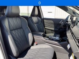 
										Mitsubishi Outlander full									