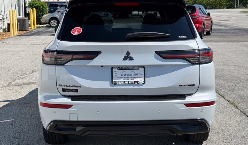 
								Mitsubishi Outlander full									
