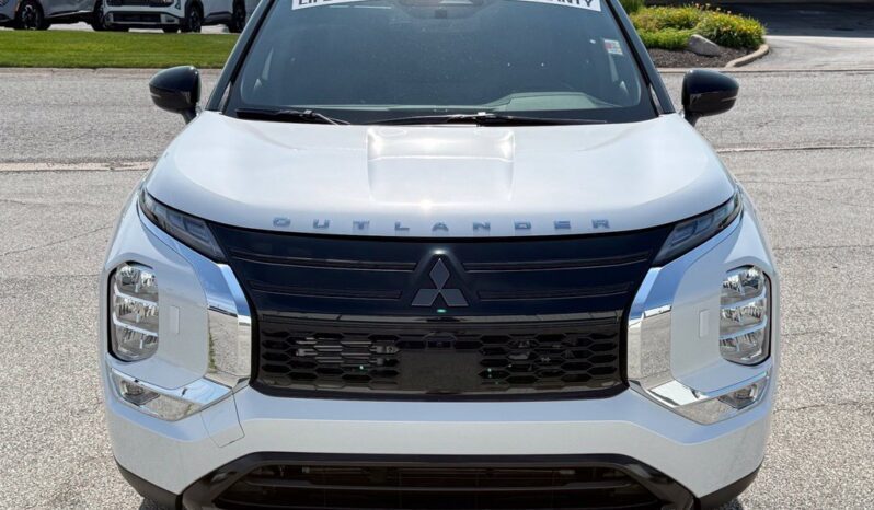 
								Mitsubishi Outlander full									