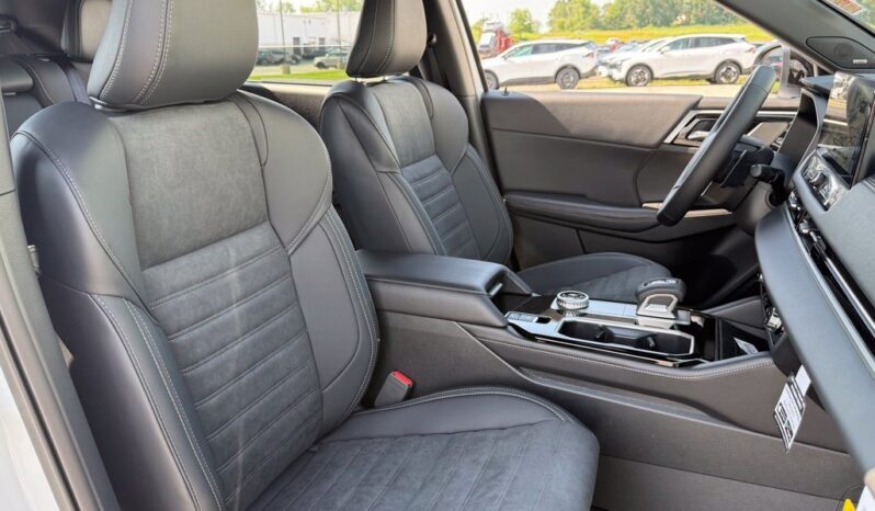 
								Mitsubishi Outlander full									