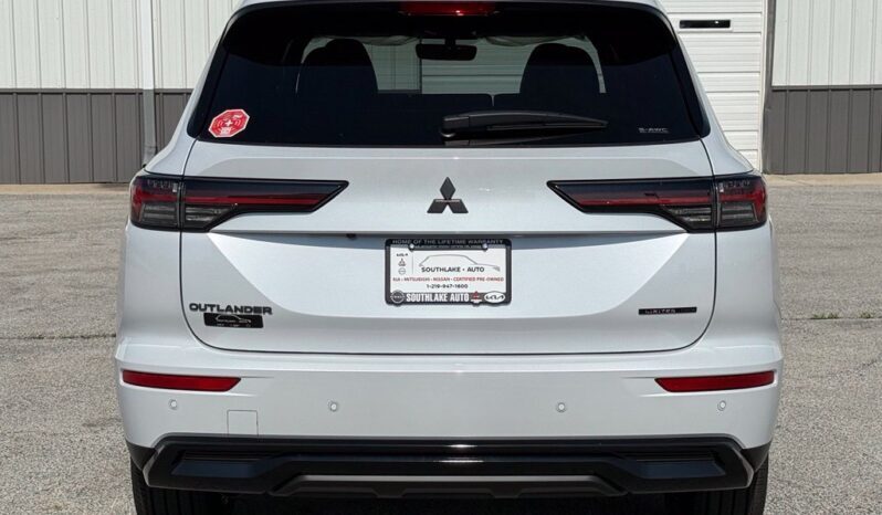 
								Mitsubishi Outlander full									