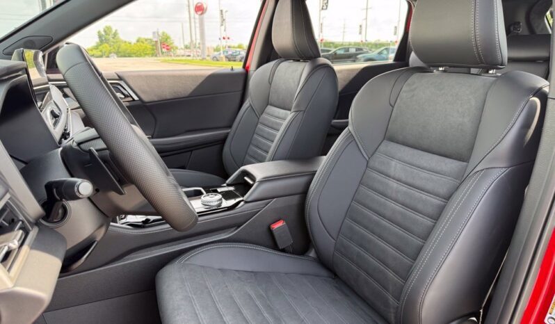 
								Mitsubishi Outlander full									