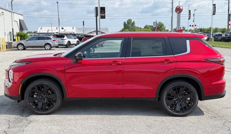 
								Mitsubishi Outlander full									