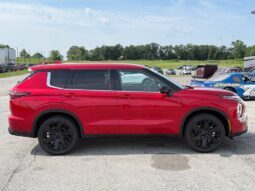 
										Mitsubishi Outlander full									