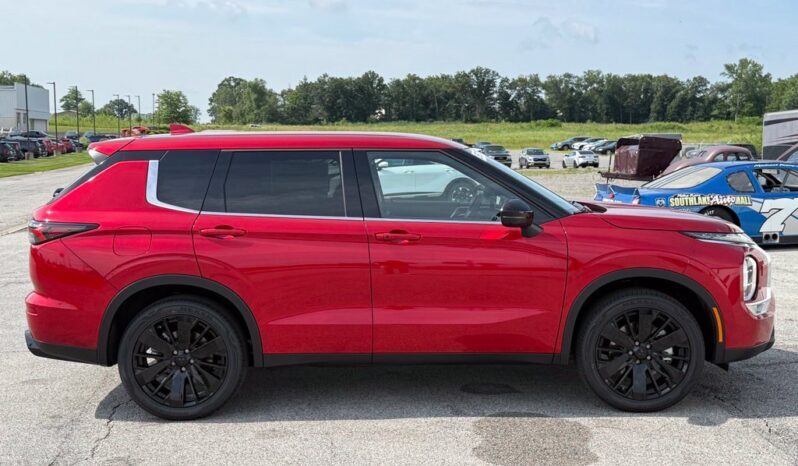
								Mitsubishi Outlander full									