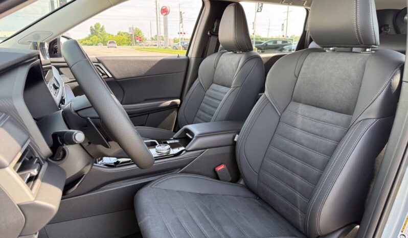
								Mitsubishi Outlander full									