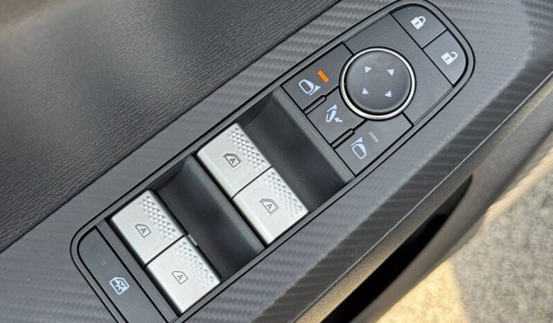 
								Mitsubishi Outlander full									