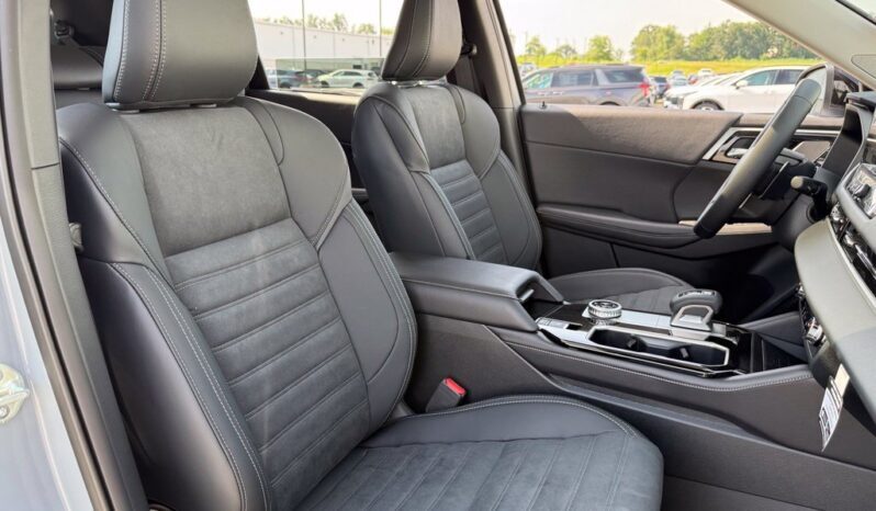 
								Mitsubishi Outlander full									