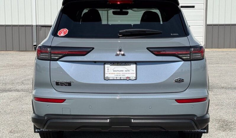 
								Mitsubishi Outlander full									