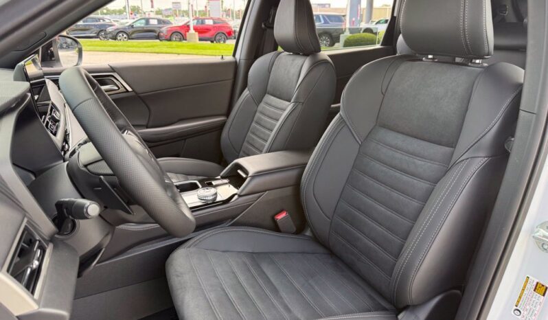 
								Mitsubishi Outlander full									