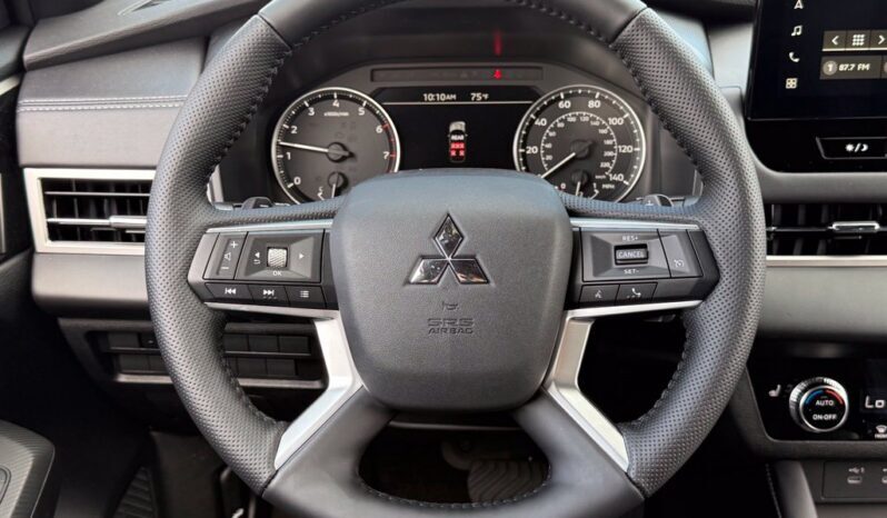 
								Mitsubishi Outlander full									